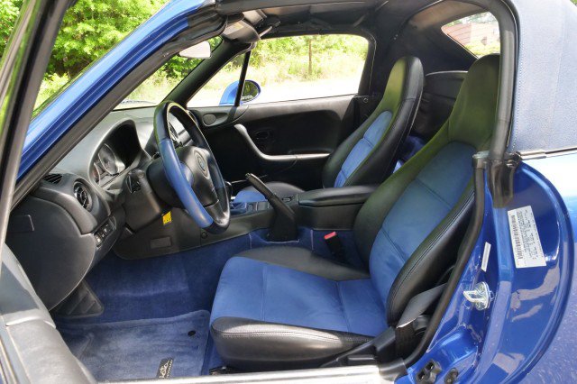 Used 1999 MAZDA MX-5 Miata 10th Anniversary Edition RWD image 28