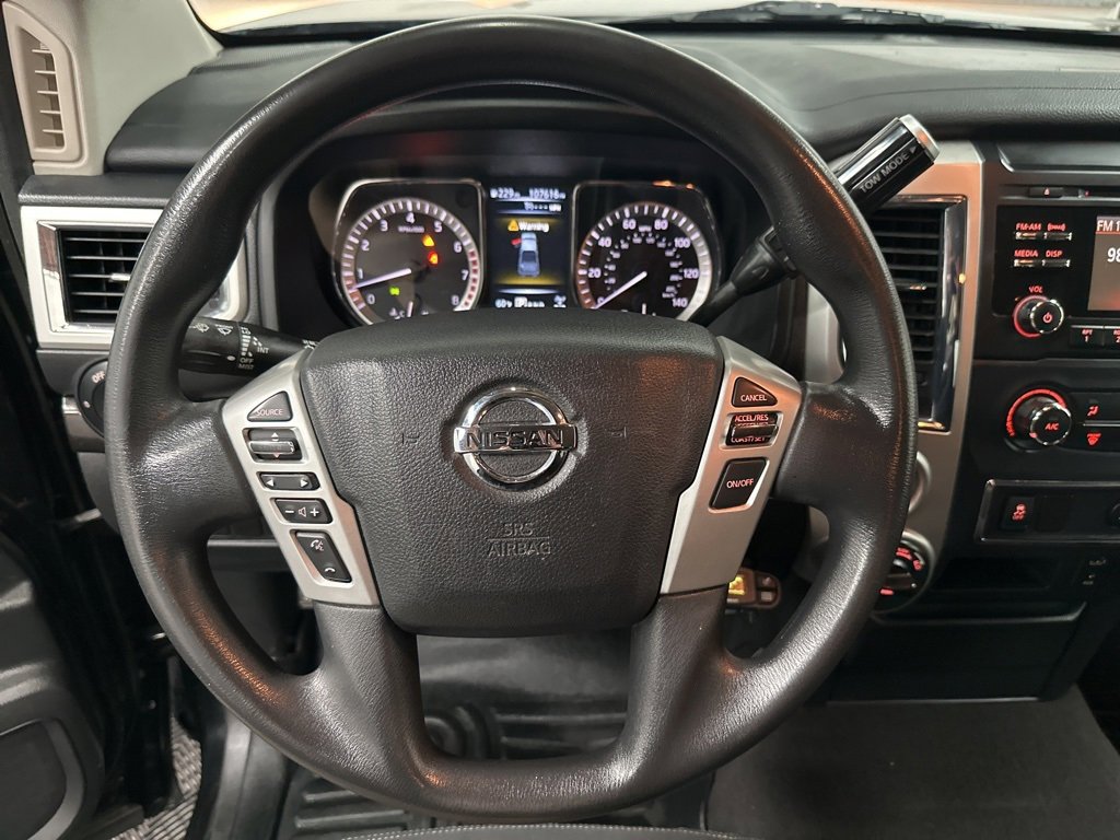 Used 2017 Nissan Titan SV image 14