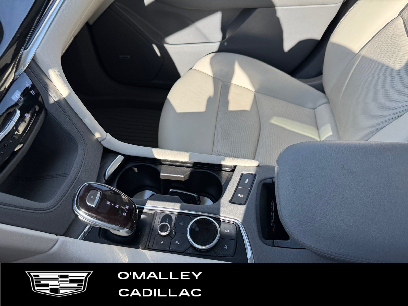 Certified 2023 Cadillac XT6 Premium Luxury w/ LPO, Floor Liner Package AWD/4WD image 22