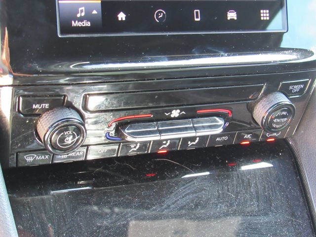 Used 2025 Jeep Grand Cherokee L Laredo RWD image 26