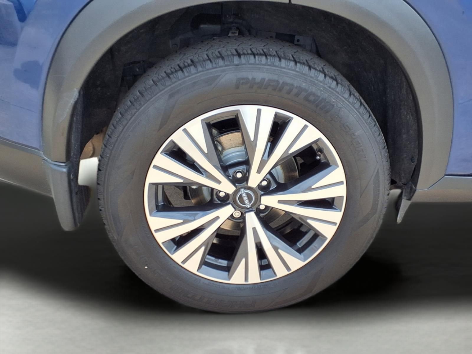 Used 2022 Nissan Rogue SV image 9