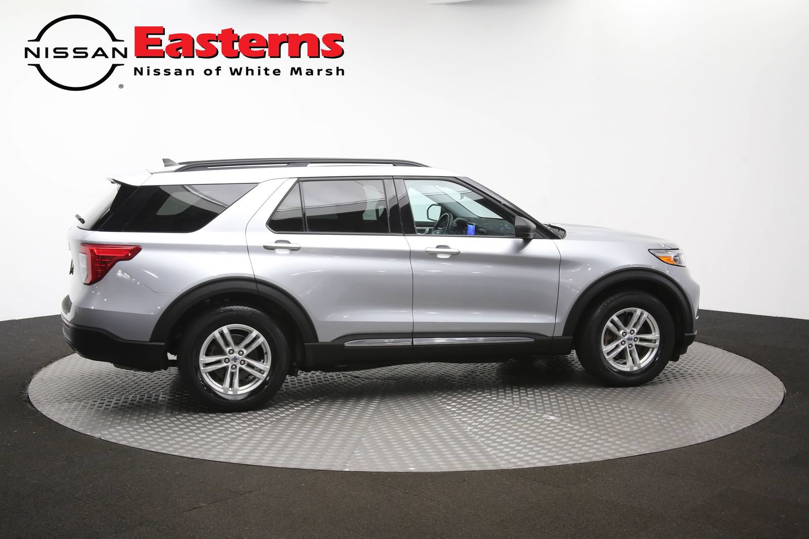 Used 2023 Ford Explorer XLT RWD image 38