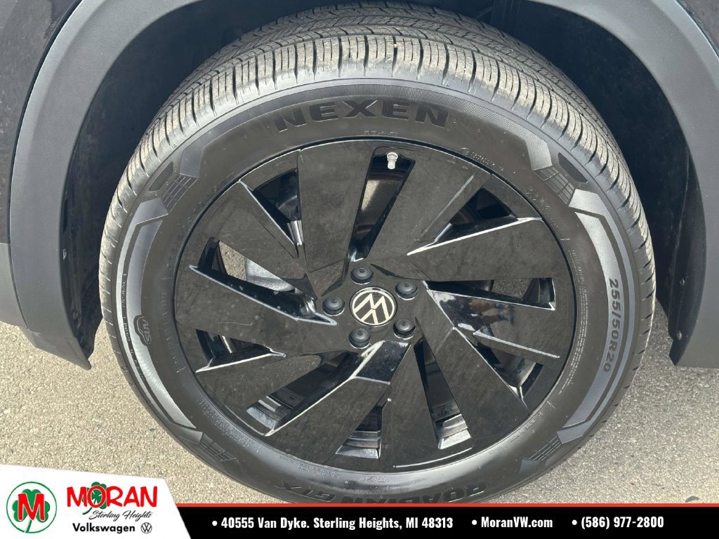 Certified 2024 Volkswagen Atlas SE w/ Black Wheel Package AWD/4WD image 8