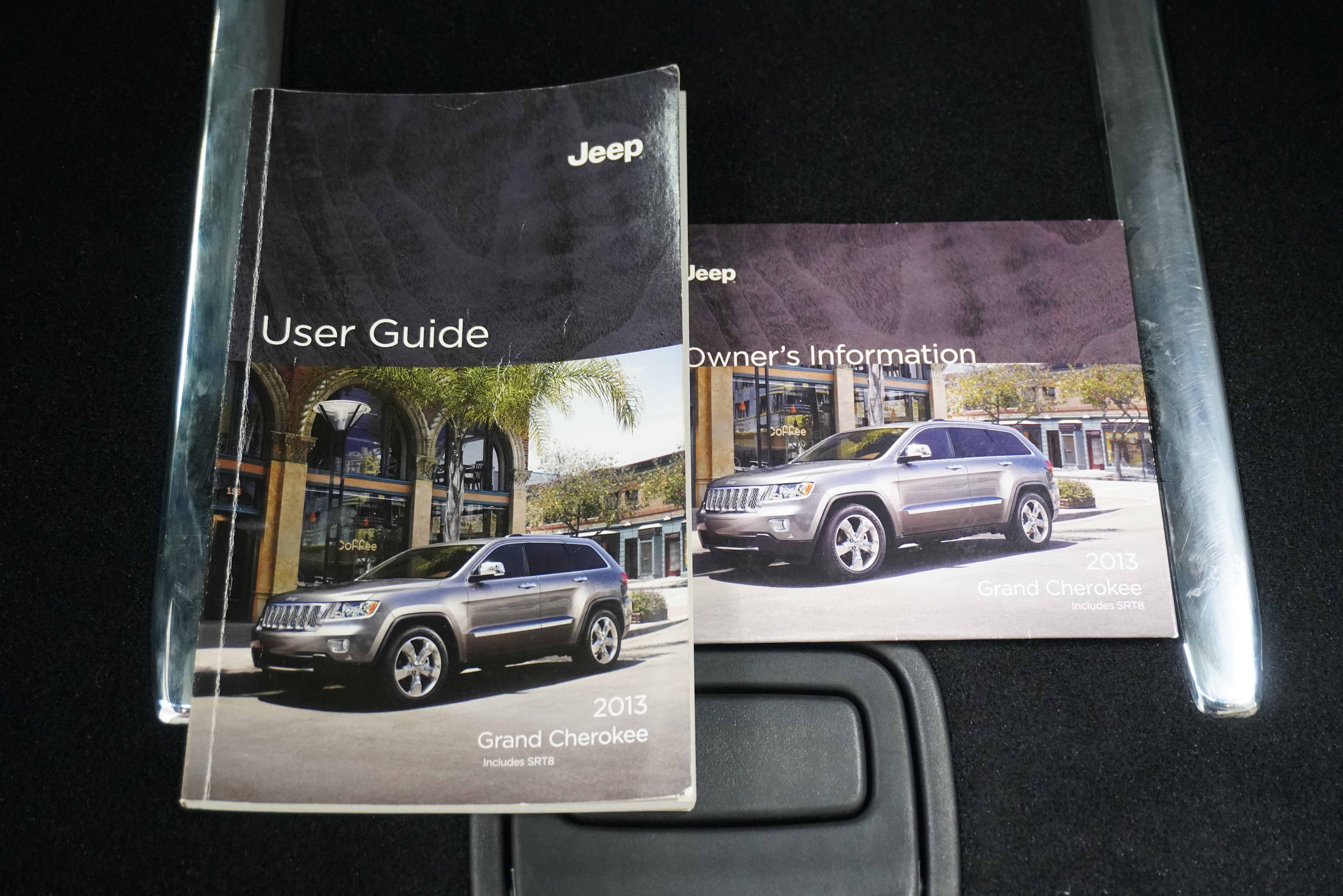 Used 2013 Jeep Grand Cherokee Overland Summit image 24