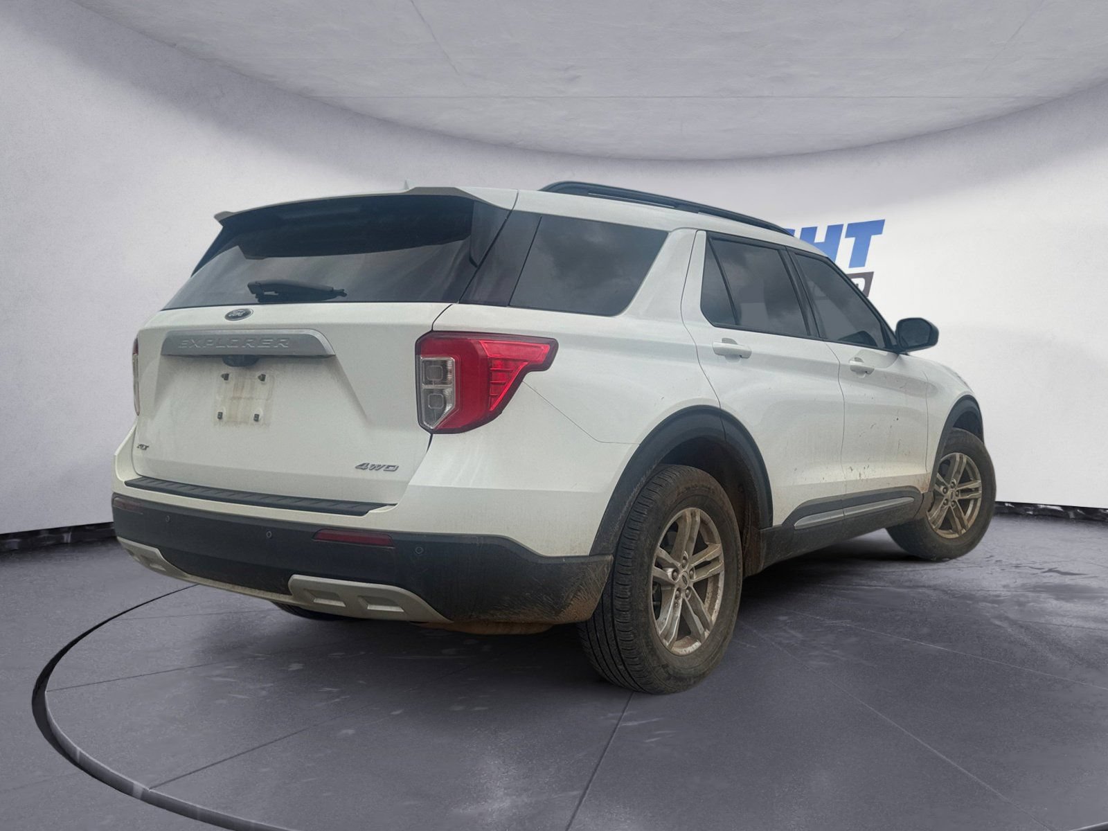 Used 2023 Ford Explorer XLT w/ Equipment Group 202A AWD/4WD image 5