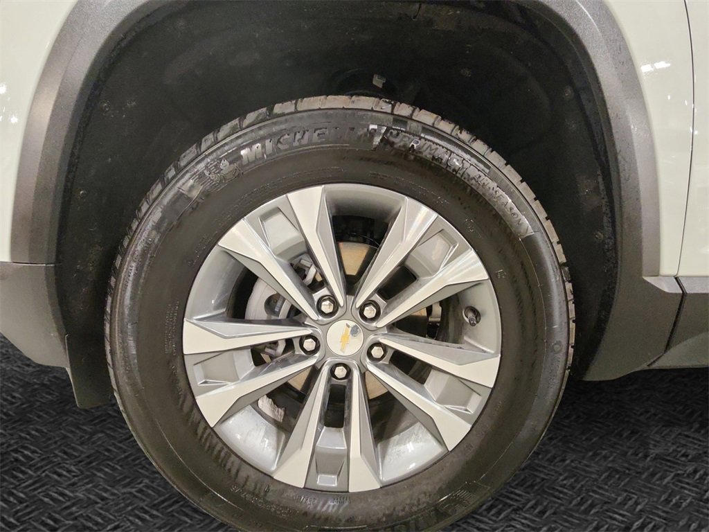 Certified 2025 Chevrolet Equinox LT w/ Safety and Technology Package image 11