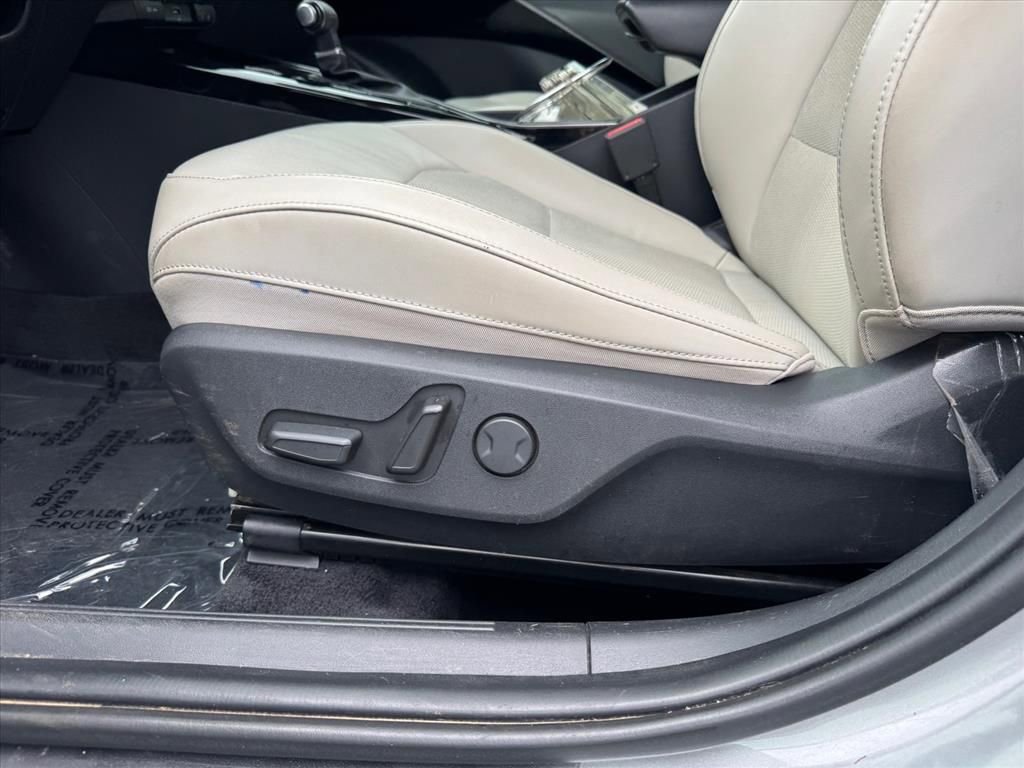 Used 2023 Kia Niro EX FWD image 14