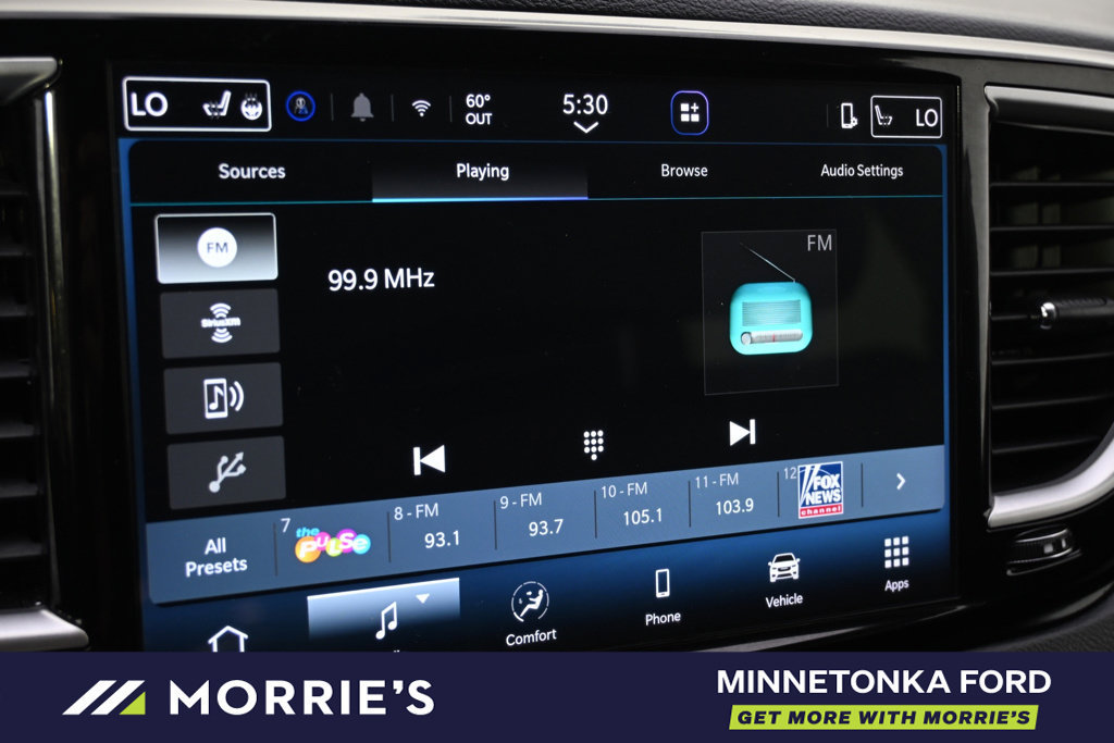 Used 2026 Chrysler Pacifica Select FWD image 31