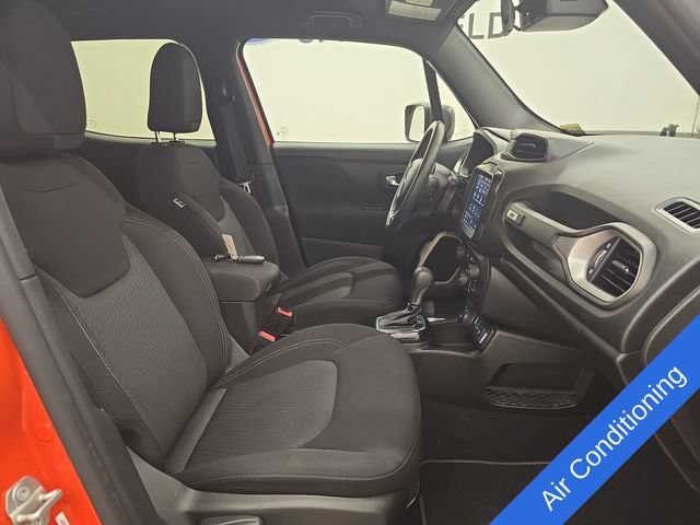 Used 2021 Jeep Renegade Latitude AWD/4WD image 9