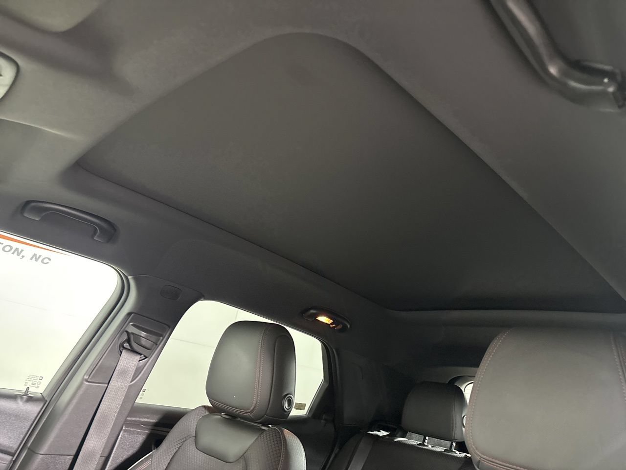 Used 2023 Chevrolet TrailBlazer RS w/ Sun and Liftgate Package FWD image 9