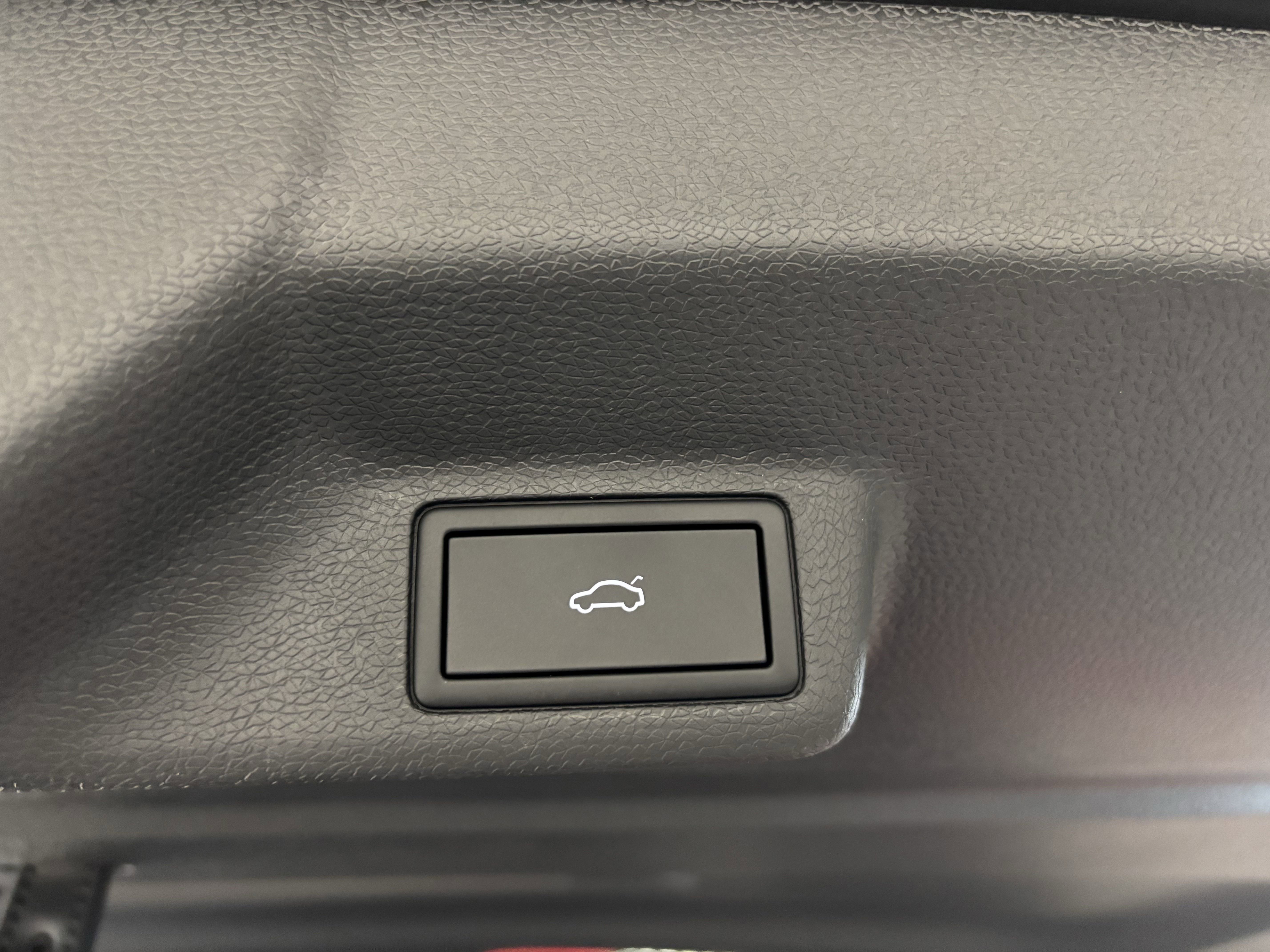 New 2025 Volkswagen ID. Buzz Pro S image 18