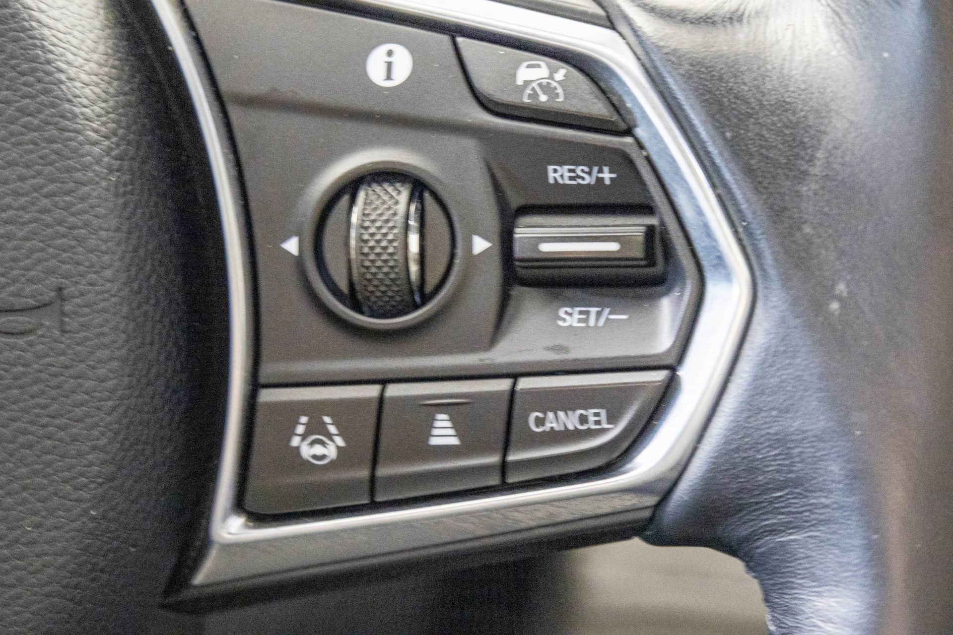 Used 2023 Acura MDX SH-AWD w/ Advance Package image 29