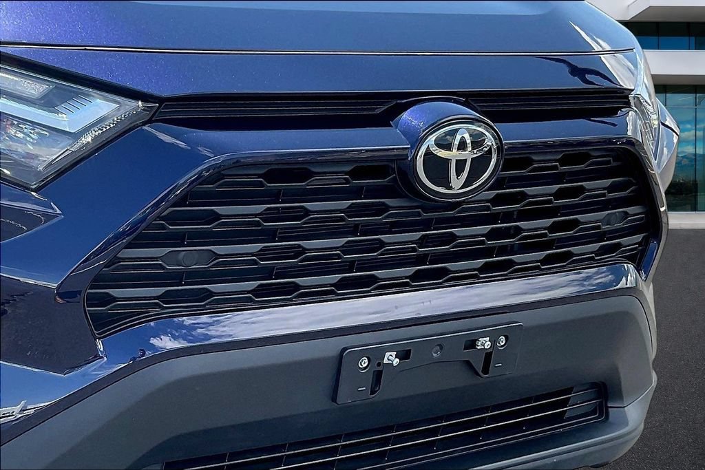 Used 2025 Toyota RAV4 XLE Premium w/ Weather Package AWD/4WD image 32