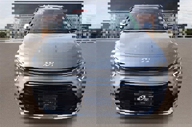 New 2025 Kia Niro EX Touring image 8