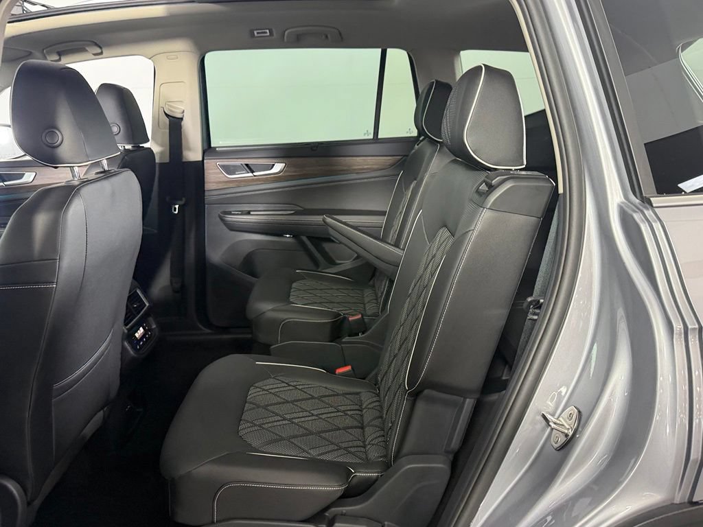 Used 2025 Volkswagen Atlas SEL Premium R-Line AWD/4WD image 26