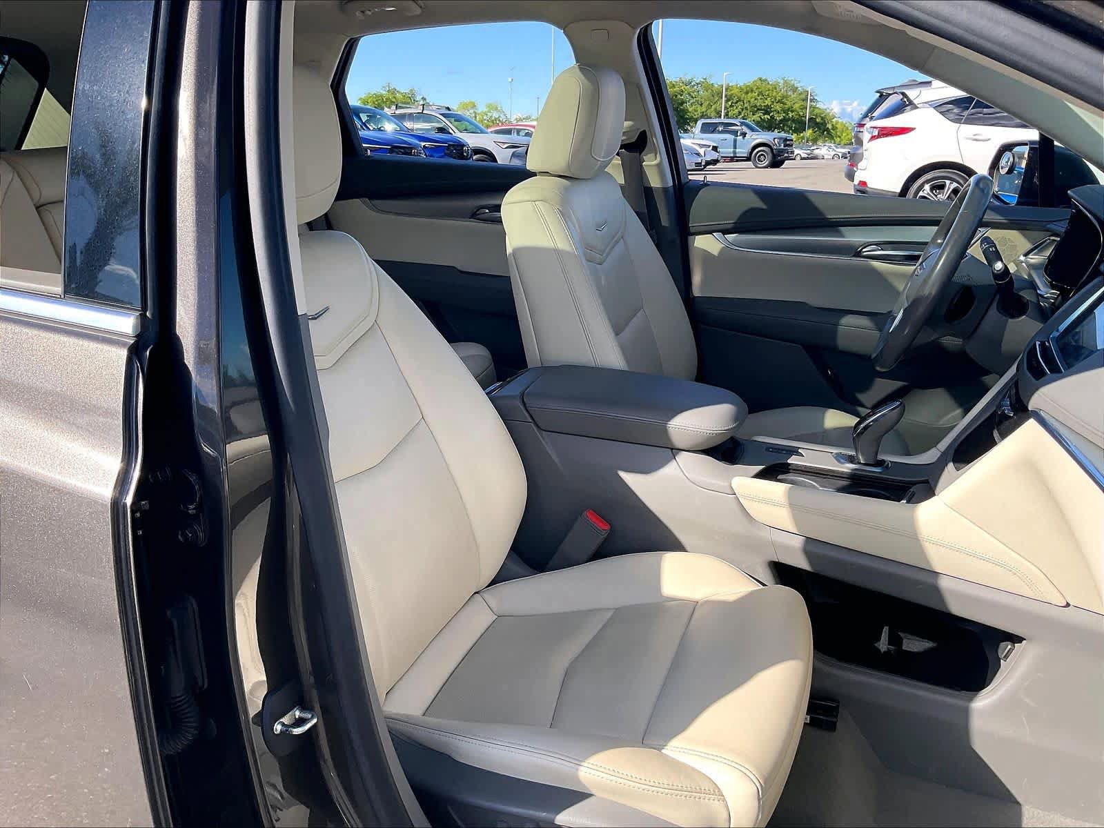 Used 2019 Cadillac XT5 Premium Luxury image 9