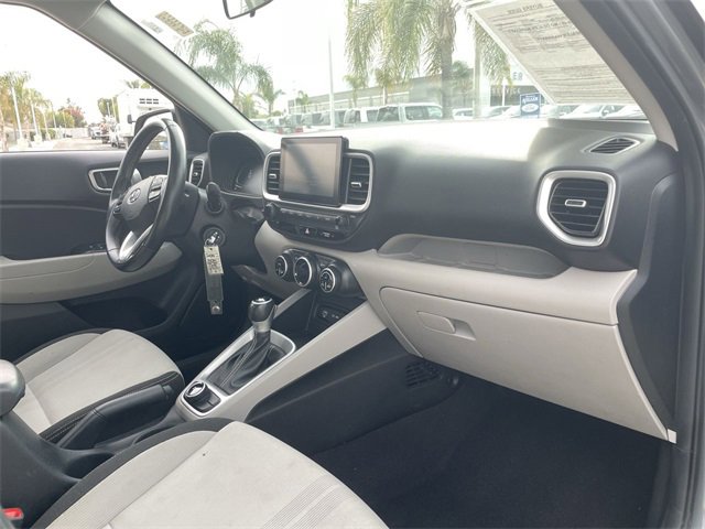 Used 2023 Hyundai Venue SEL image 27