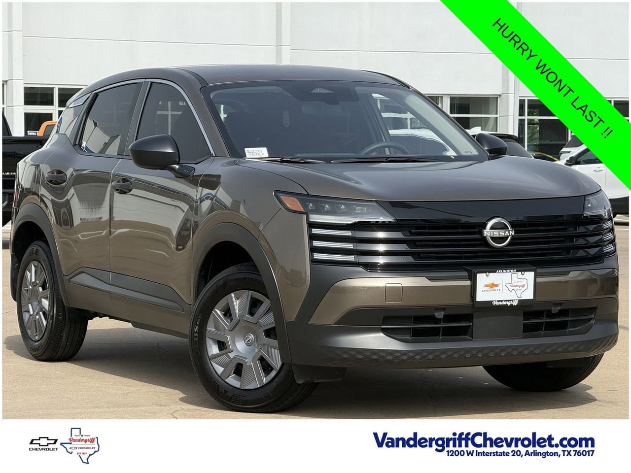 Used 2025 Nissan Kicks S FWD image 2