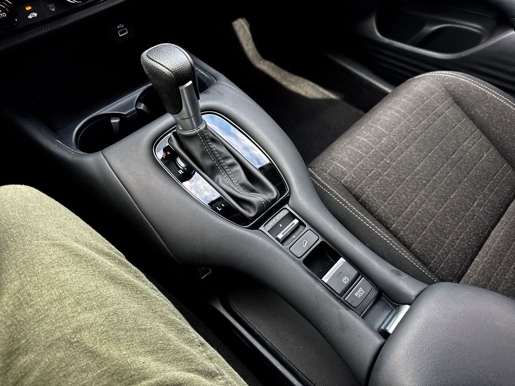 Used 2023 Honda HR-V LX image 19