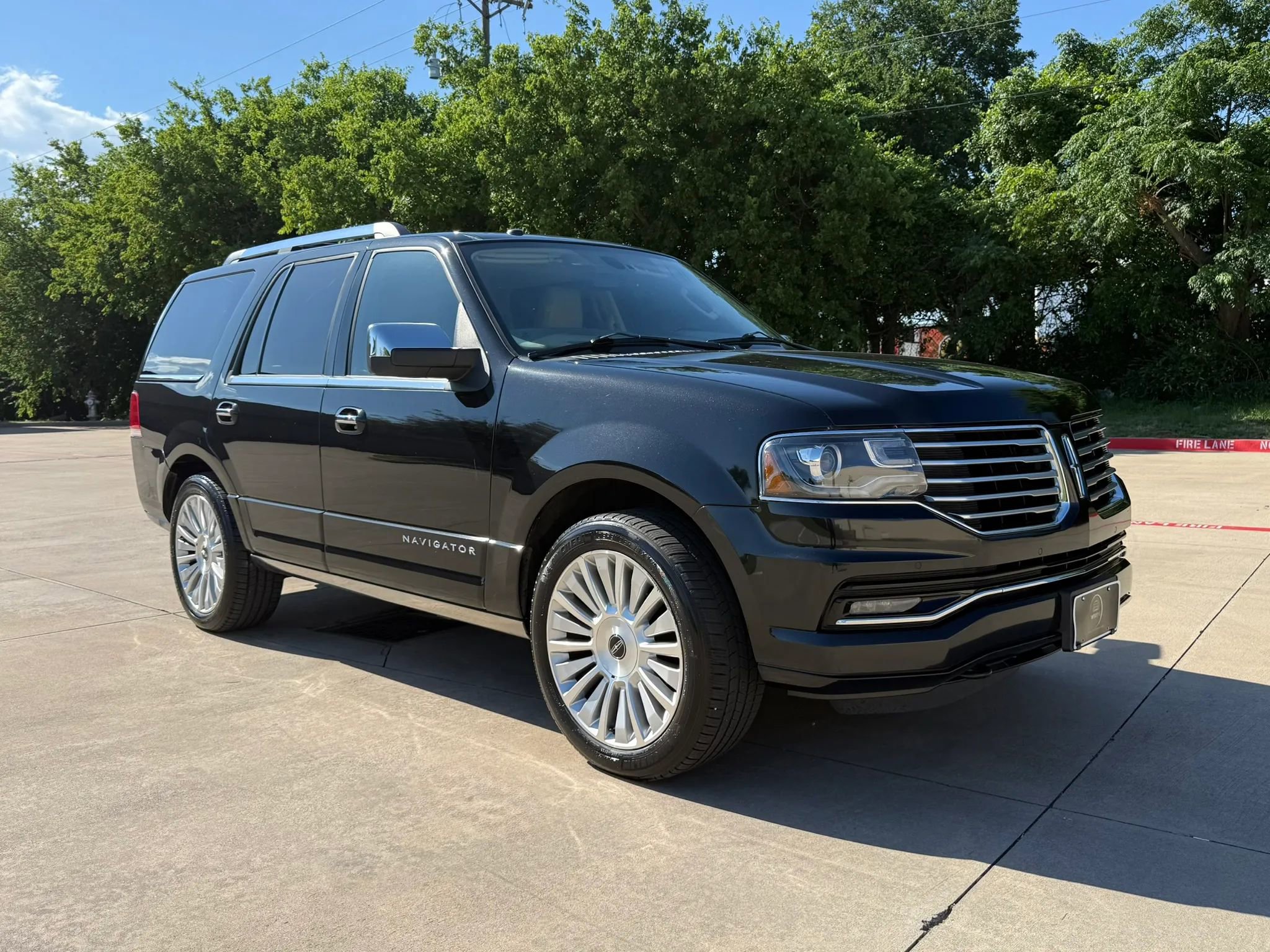 Used 2015 Lincoln Navigator 2WD w/ Equipment Group 101A Reserve image 8