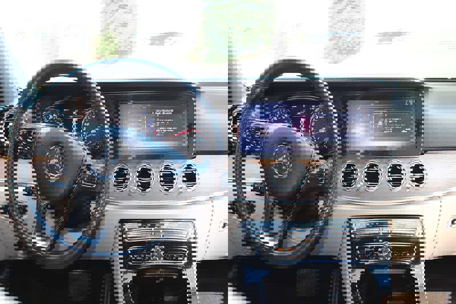 Used 2017 Mercedes-Benz E 300 4MATIC w/ Premium 2 Package image 11