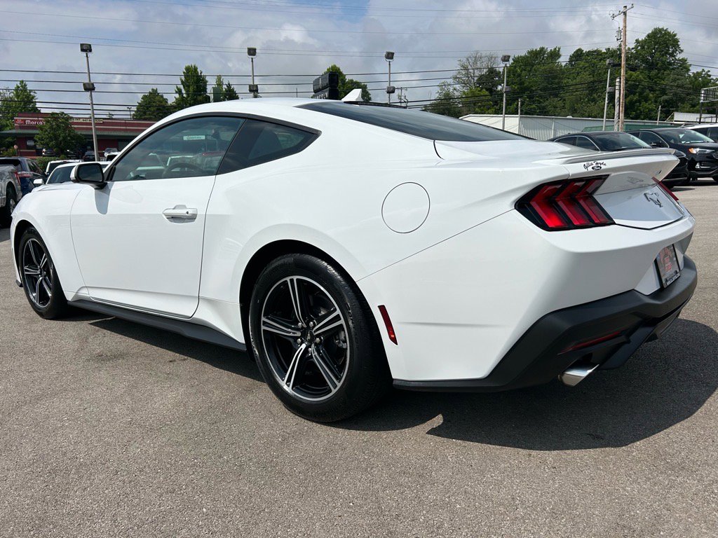 Used 2024 Ford Mustang Premium image 9
