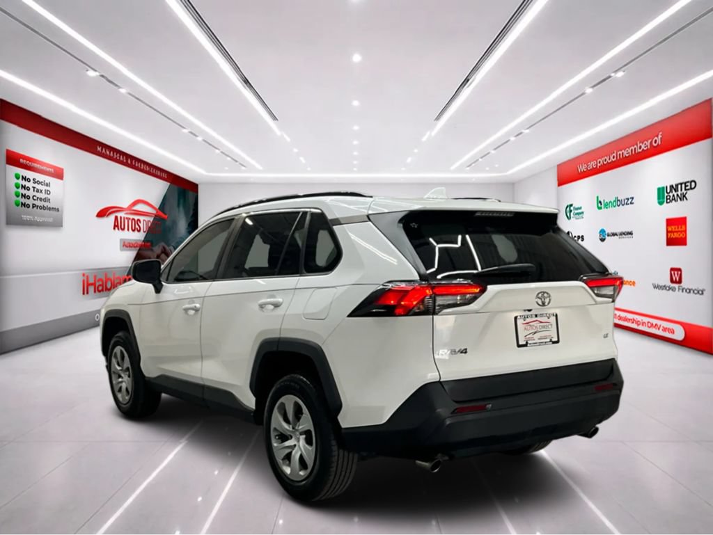 Used 2020 Toyota RAV4 LE FWD image 5