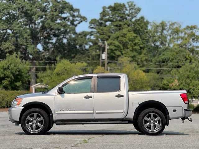 Used 2015 Nissan Titan SV w/ SV Value Truck Package AWD/4WD image 8