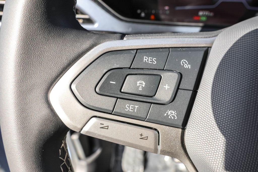 Used 2024 Volkswagen Taos SE image 20