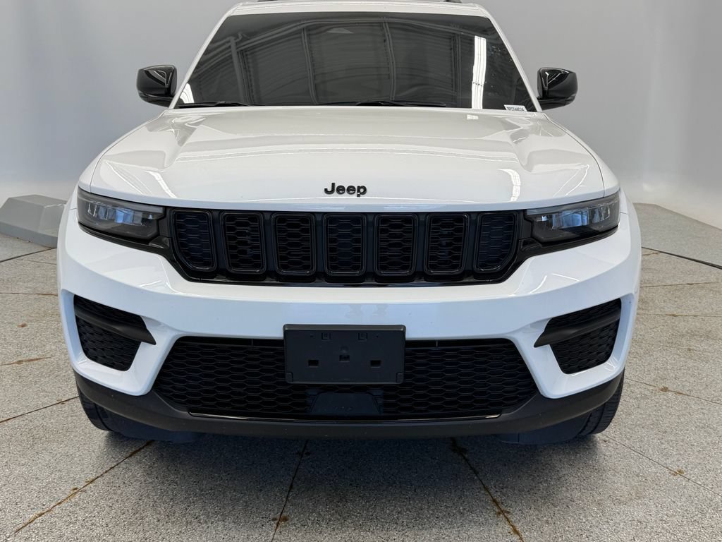 Certified 2023 Jeep Grand Cherokee Altitude AWD/4WD image 2