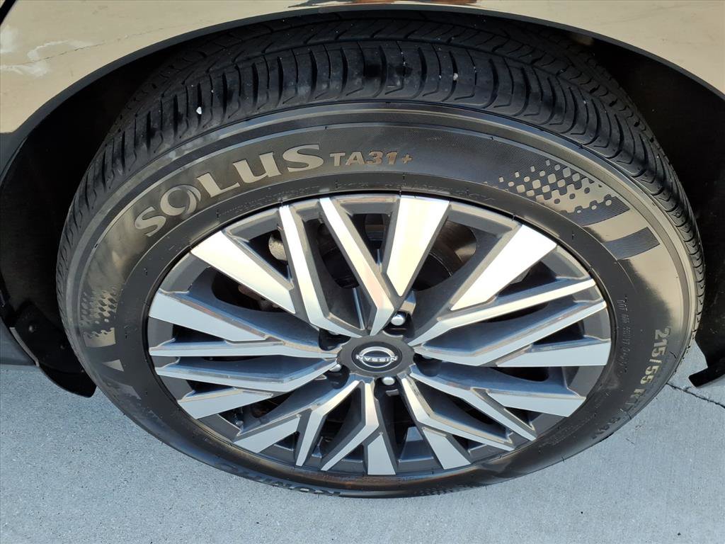 Used 2024 Nissan Altima 2.5 SV image 5