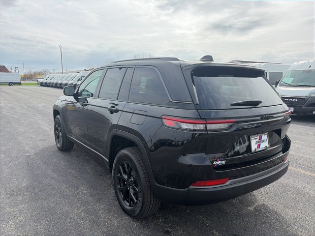 New 2026 Jeep Grand Cherokee Altitude AWD/4WD image 3