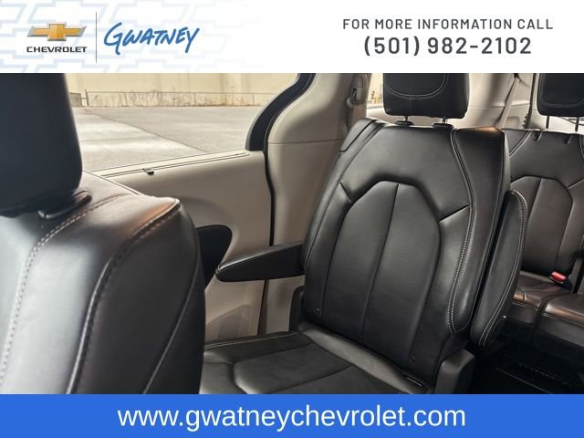 Used 2024 Chrysler Pacifica Touring-L image 27