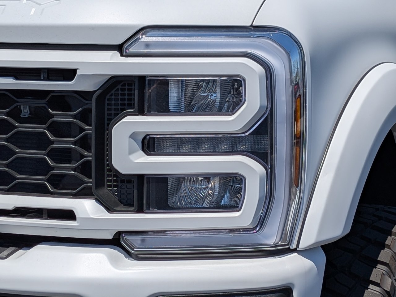 New 2026 Ford F250 Lariat w/ Black Appearance Package AWD/4WD image 9