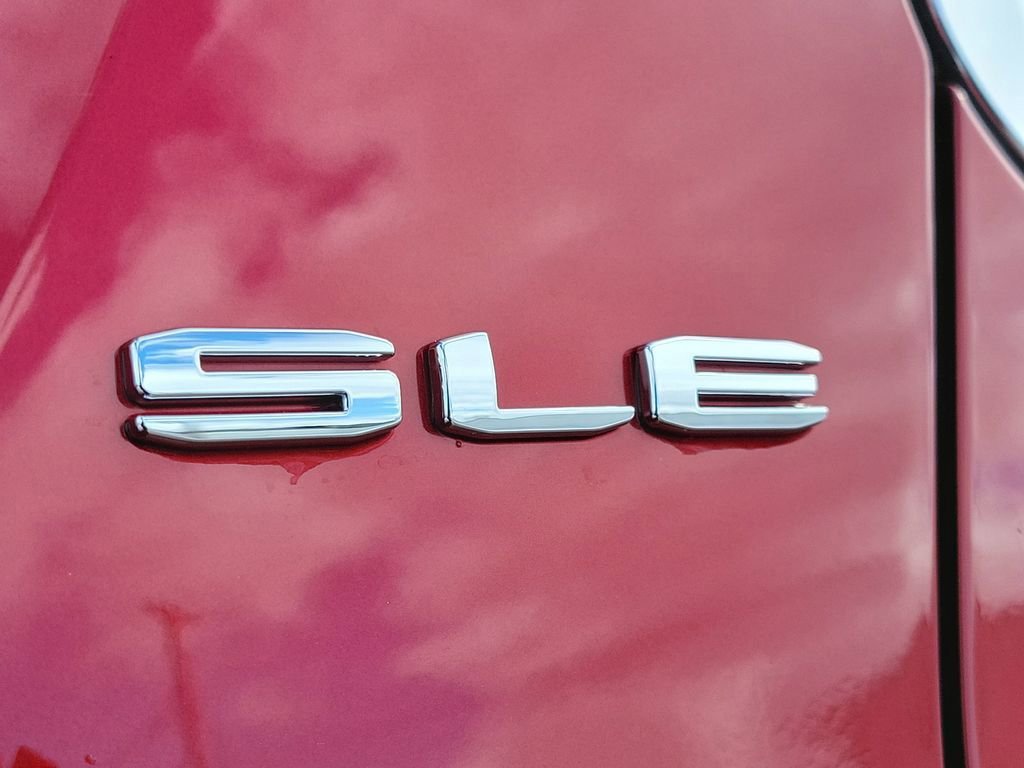 Used 2023 GMC Acadia SLE w/ Driver Convenience Package FWD image 6