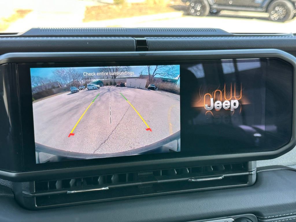 Used 2025 Jeep Wrangler Unlimited Sahara w/ Safety Group image 24