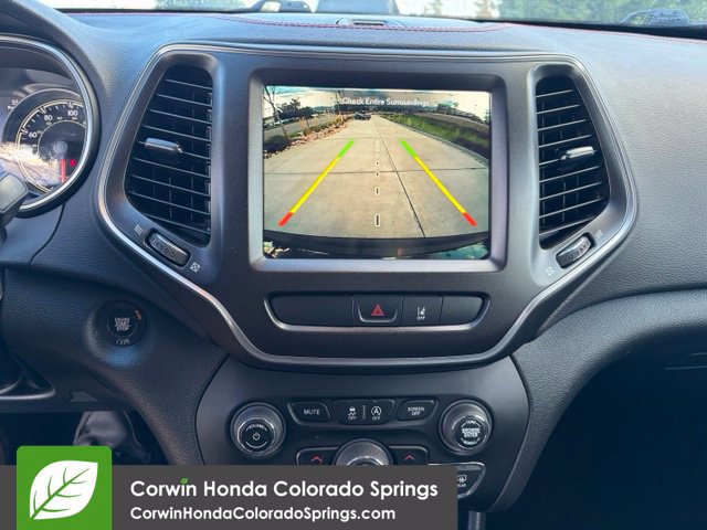 Used 2022 Jeep Cherokee Trailhawk w/ Sound & Nav Group AWD/4WD image 32
