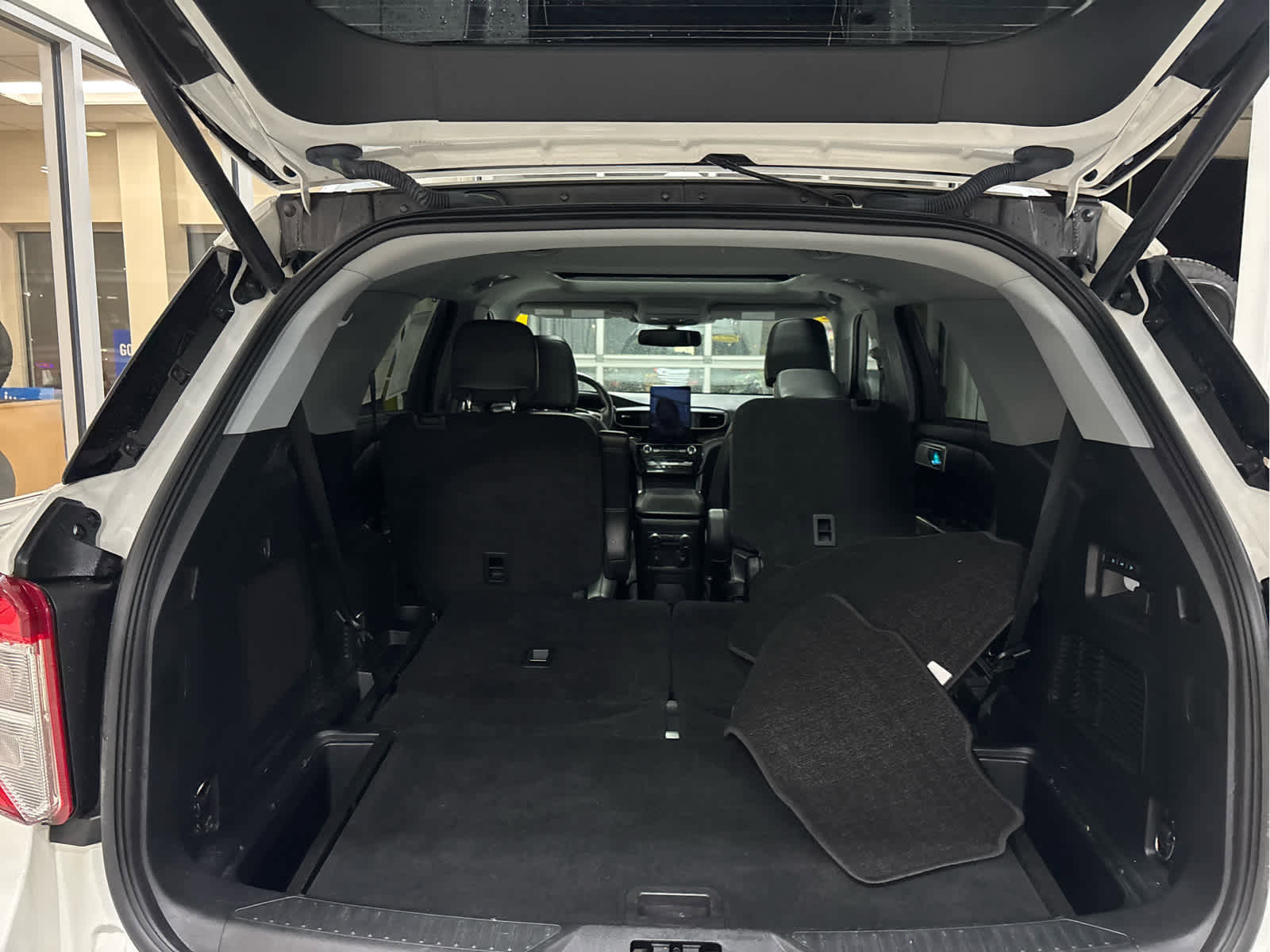 Used 2022 Ford Explorer Limited w/ Limited Technology Package image 26