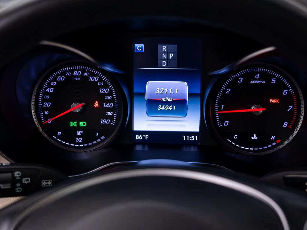 Used 2019 Mercedes-Benz GLC 300 4MATIC image 28