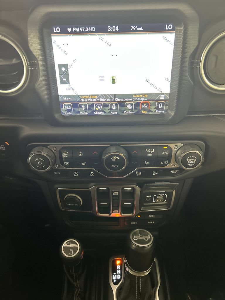 Used 2018 Jeep Wrangler Unlimited Sahara AWD/4WD image 14