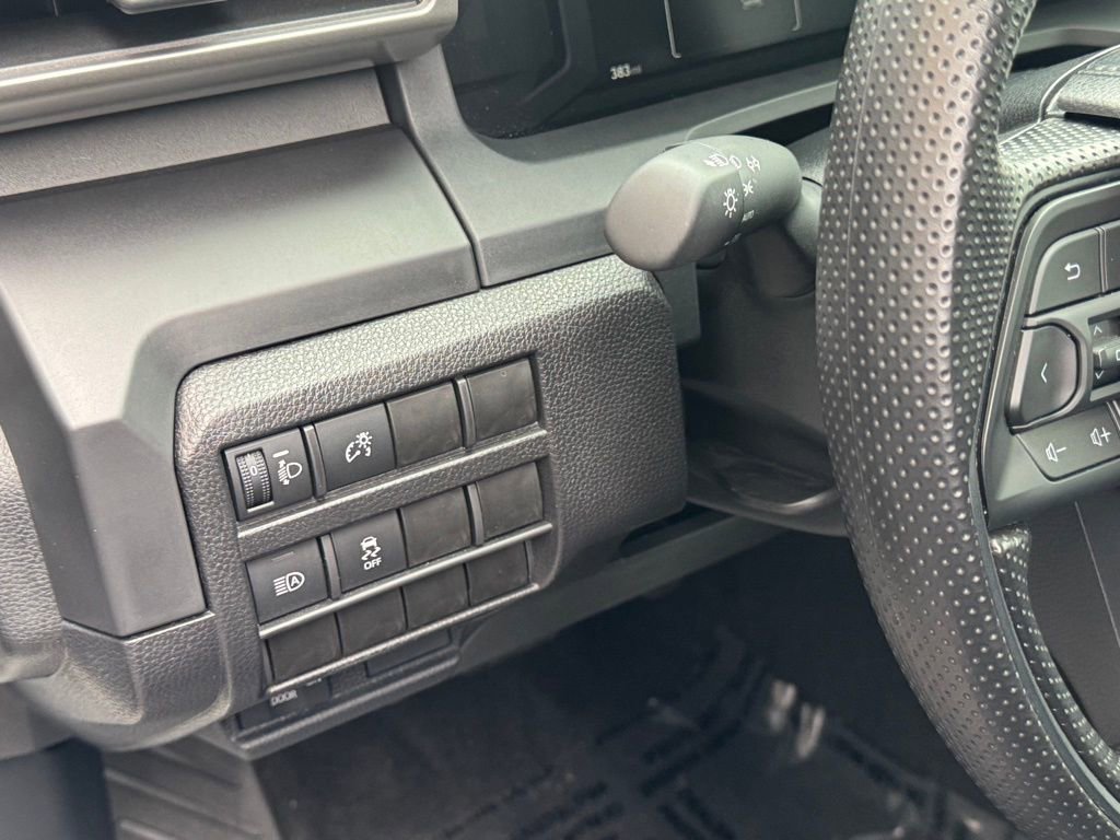 Used 2025 Toyota Tacoma SR AWD/4WD image 15