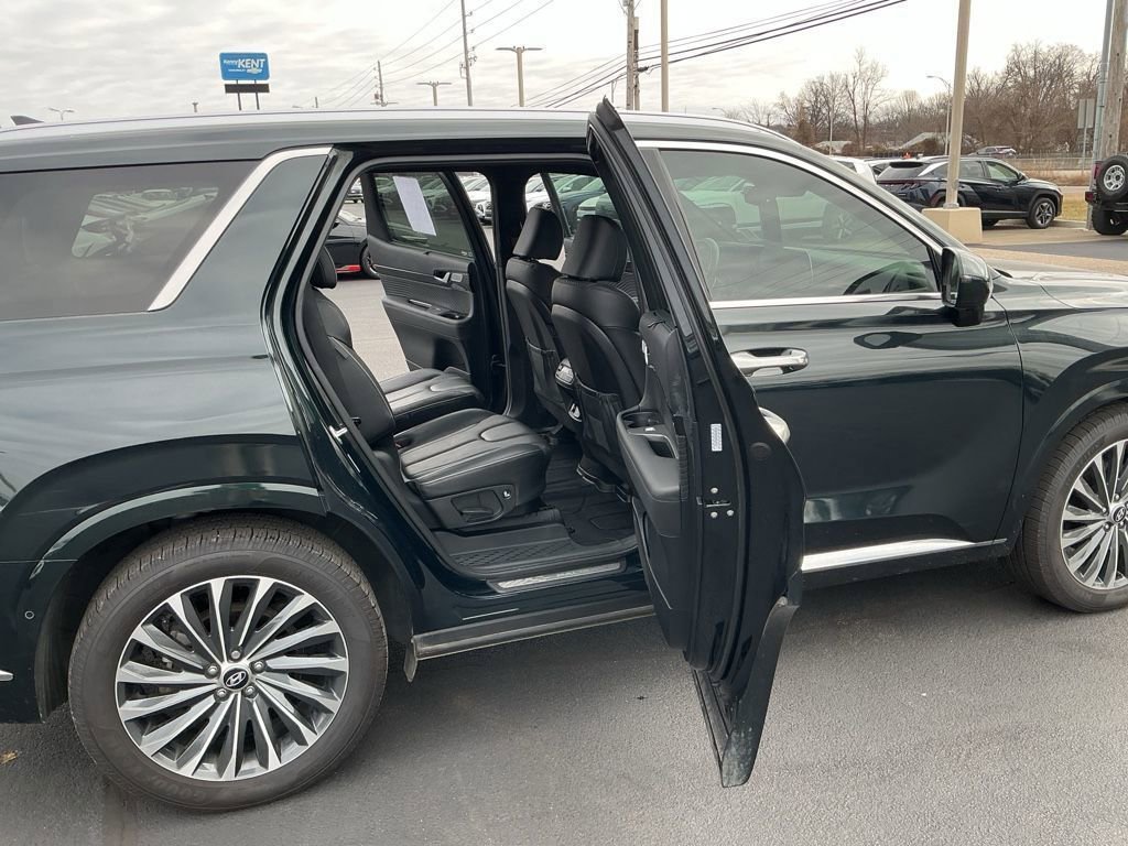 Used 2024 Hyundai Palisade Calligraphy image 13