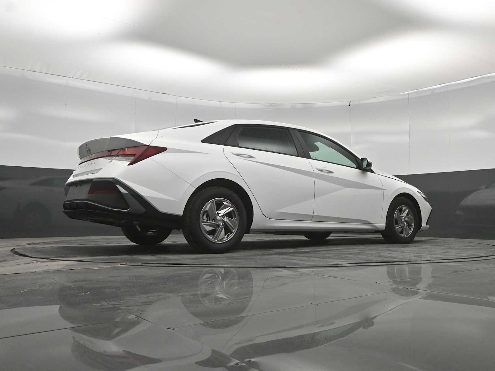 New 2026 Hyundai Elantra SE FWD image 39