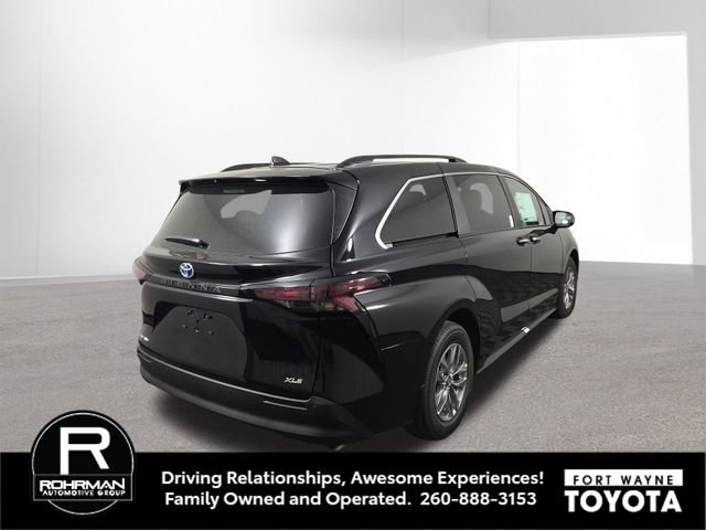 New 2025 Toyota Sienna XLE image 6