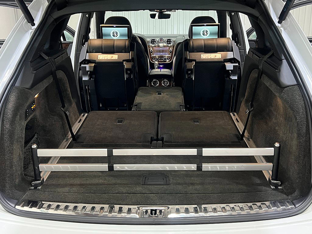Used 2019 Bentley Bentayga image 79