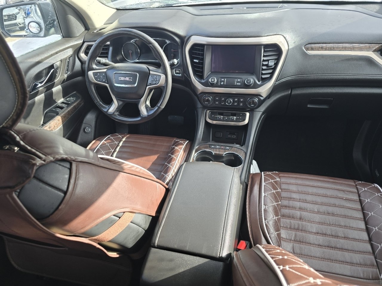 Used 2022 GMC Acadia Denali w/ Denali Technology Package image 24