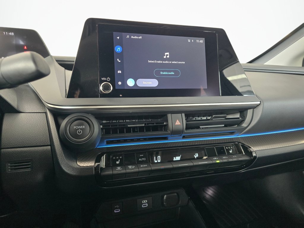 Used 2025 Toyota Prius XLE AWD/4WD image 24