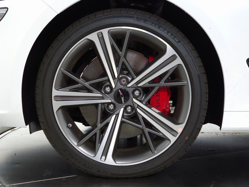 Used 2025 Genesis G70 3.3T Advanced image 7