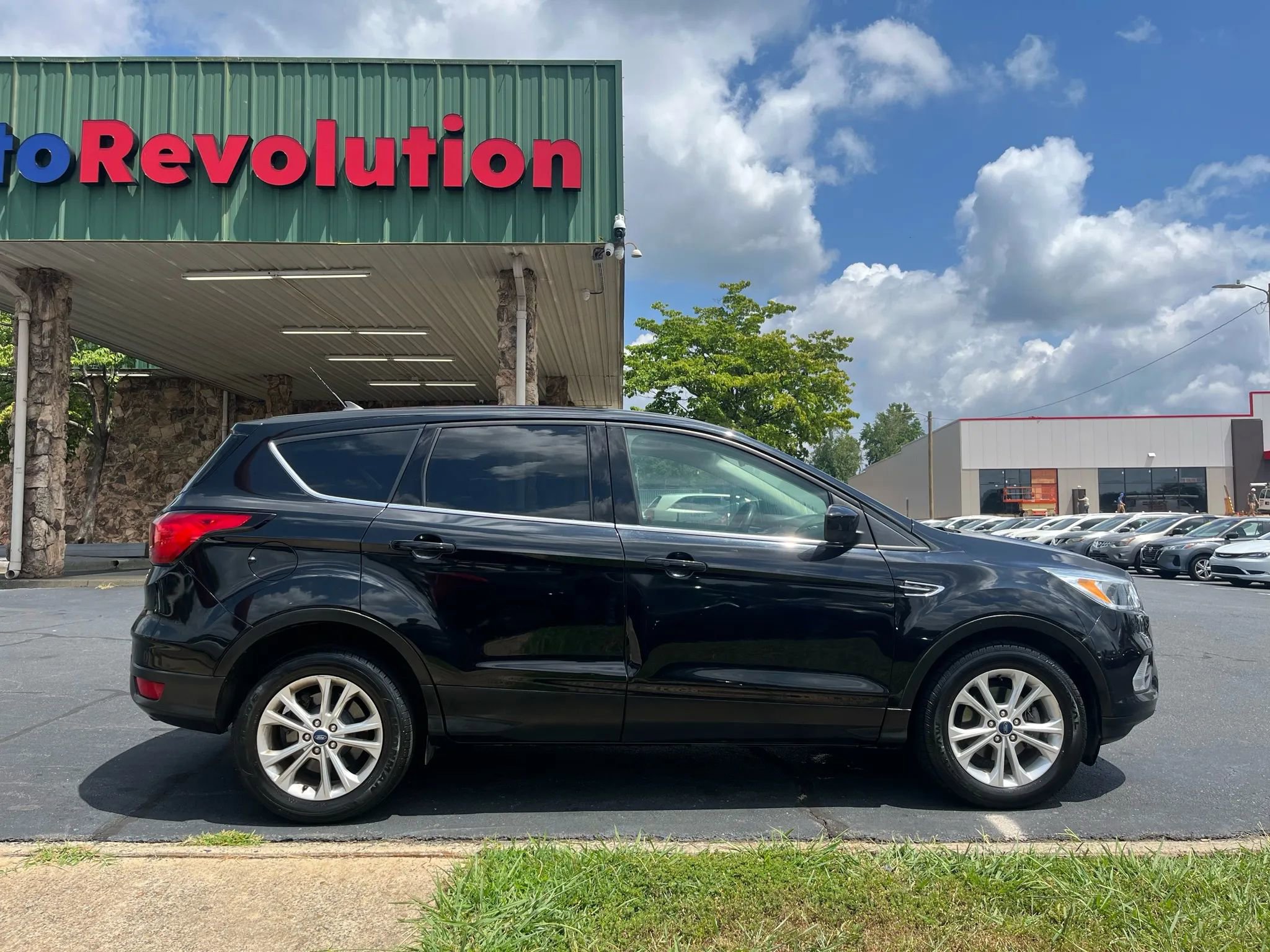 Used 2019 Ford Escape SE image 8