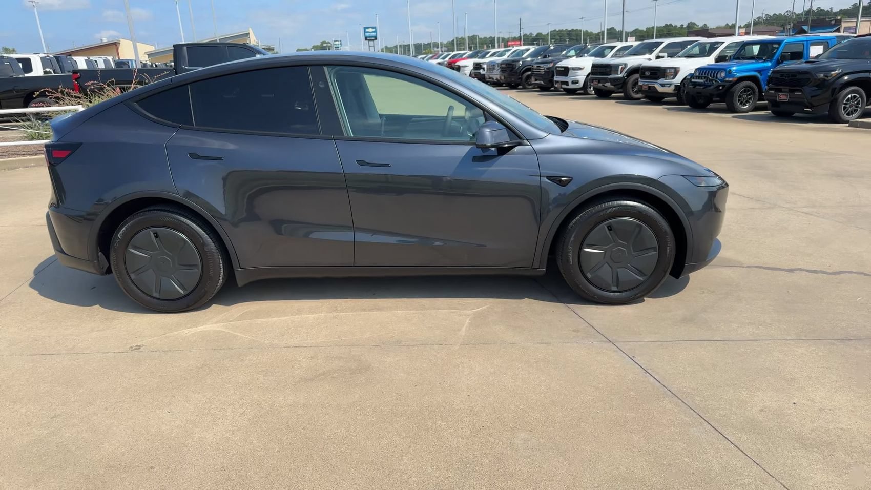 Used 2026 Tesla Model Y AWD image 8
